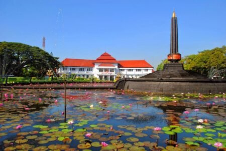 Tugu Kota Malang 1 - Info Malang Raya