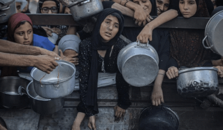 Warga Palestina di Gaza yang kelaparan - Info Malang Raya