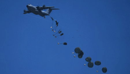 airdrop atau bantuan udara ke Gaza - Info Malang Raya