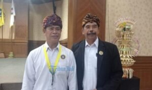 i nyoman kenak dilantik sebagai ketua phdi provinsi bali - Info Malang Raya