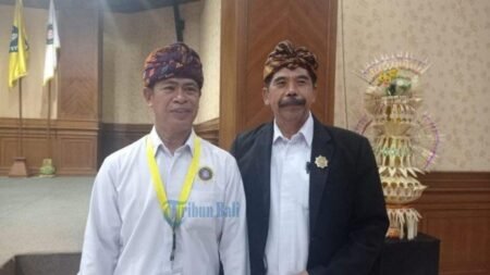 i nyoman kenak dilantik sebagai ketua phdi provinsi bali - Info Malang Raya