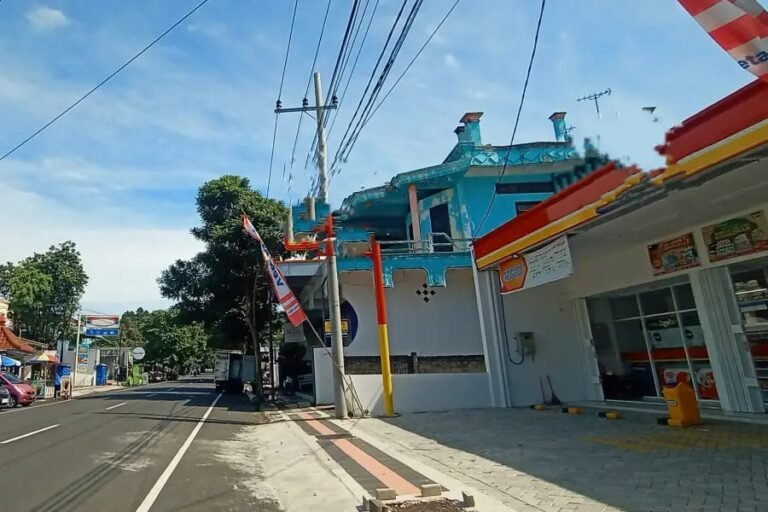 minimarket di Blitar.webp - Info Malang Raya