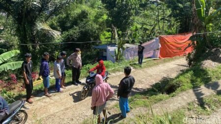 proses ekshumasi bocah sd yang tewas diduga dikeroyok teman 169 - Info Malang Raya