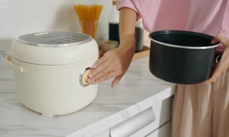 7 Tips Membersihkan Rice Cooker - Info Malang Raya