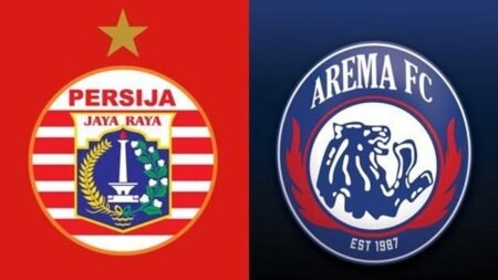 Duel Persija Jakarta vs Arema FC berlangsung di Stadion Patriot Candrabhaga - Info Malang Raya