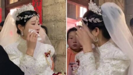 Pengantin wanita di China menangis di pernikahan karena menikah dengan pria pilihan orang tuanya - Info Malang Raya
