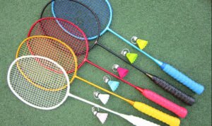 Jangan Sembarangan Pilih, Ini 10 Tips Beli Raket Padel Tepat memilih raket bulu tangkis - Info Malang Raya
