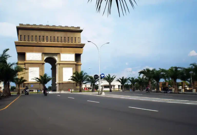 simpang lima gumul.webp - Info Malang Raya