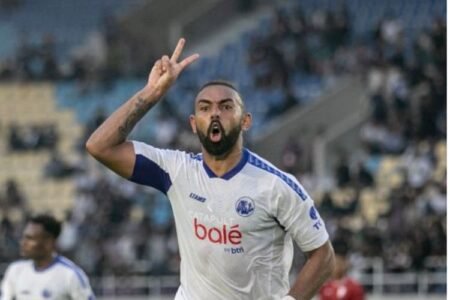 Prediksi Arema FC vs Borneo FC, Laga Kental Mental di Kanjuruhan AA1NsQkE - Info Malang Raya