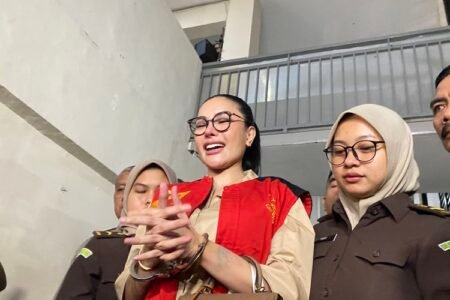 Pengakuan Jujur Nikita Mirzani Sebelum Vonis: Percaya pada Allah dan Hakim AA1P4pzr - Info Malang Raya