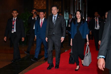 Istri PM Singapura Bawa Dua Tas di Red Carpet Malaysia Jadi Perhatian AA1PeTpa - Info Malang Raya