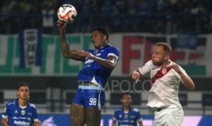 Hasil Super League: Persib Bandung Kalahkan Persis Solo 2-0 Meski Bermain dengan 10 Pemain AA1PheYH - Info Malang Raya