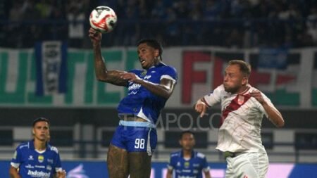 Hasil Super League: Persib Bandung Kalahkan Persis Solo 2-0 Meski Bermain dengan 10 Pemain AA1PheYH - Info Malang Raya