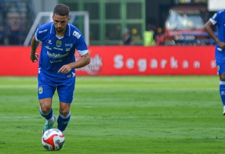 Jadwal Lengkap Pekan ke-11 Super League, Persib Banyak Opsi AA1Pxj3c 2 - Info Malang Raya
