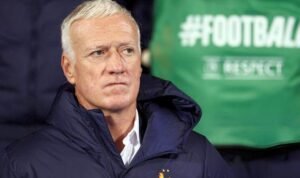 Didier Deschamps santai Prancis ditahan Islandia Getty Images - Info Malang Raya