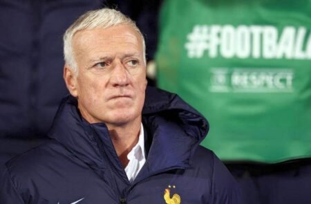 Didier Deschamps santai Prancis ditahan Islandia Getty Images - Info Malang Raya