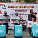 Cium Kaki Ibu Sebelum Berangkat, Pemuda Ini Pulang Bawa Hadiah Umrah Gratis dari Jaka Sopan IMG 20251026 140250 11zon.webp - Info Malang Raya