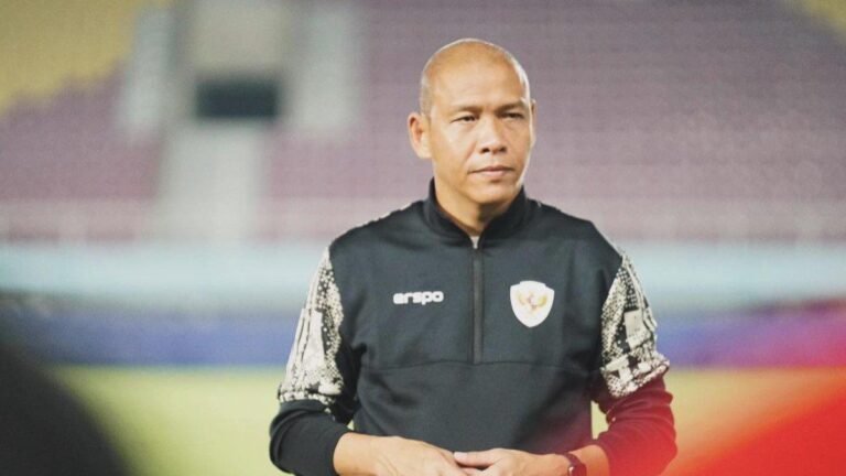Nova Arianto Pelatih Timnas U 17 Indonesia - Info Malang Raya
