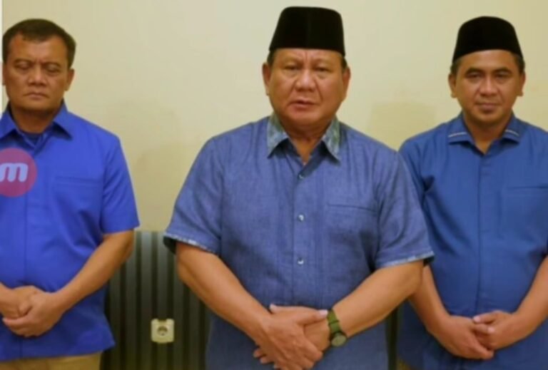 Wagub Taj Yasin Kampanyekan Pencegahan Polio Sambil Gendong Bayi WhatsApp Image 2024 11 09 at 18.12.55 - Info Malang Raya