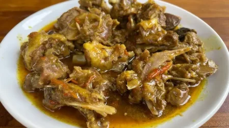 5 Kuliner Spesialis Mentok Malang Raya, Pedas Gurih Bikin Nagih rica rica menthog.webp - Info Malang Raya