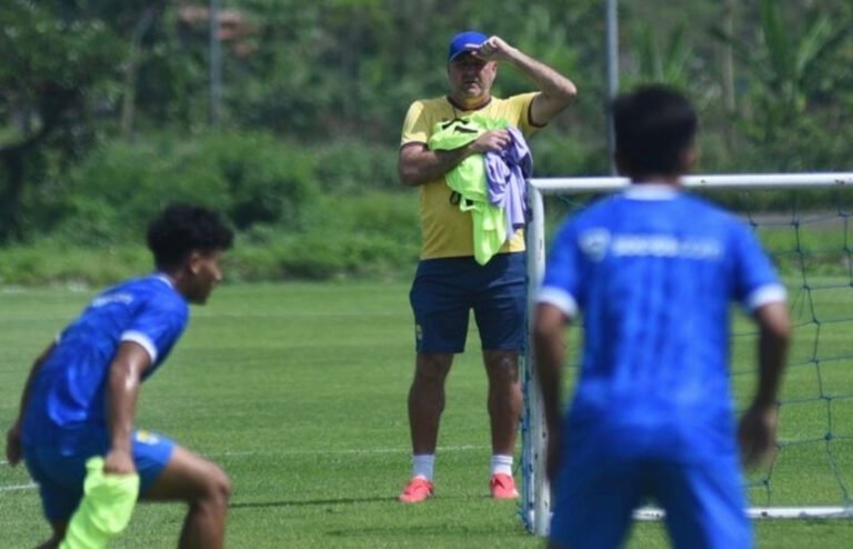 Persib Bandung Waspadai 4 Pemain Dewa United AA1QE1ja - Info Malang Raya