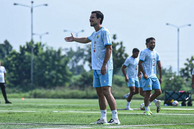 Persib Bandung Bangkit, Thom Haye Ungkap Energi Baru Menghadapi Dewa United AA1QE81S - Info Malang Raya