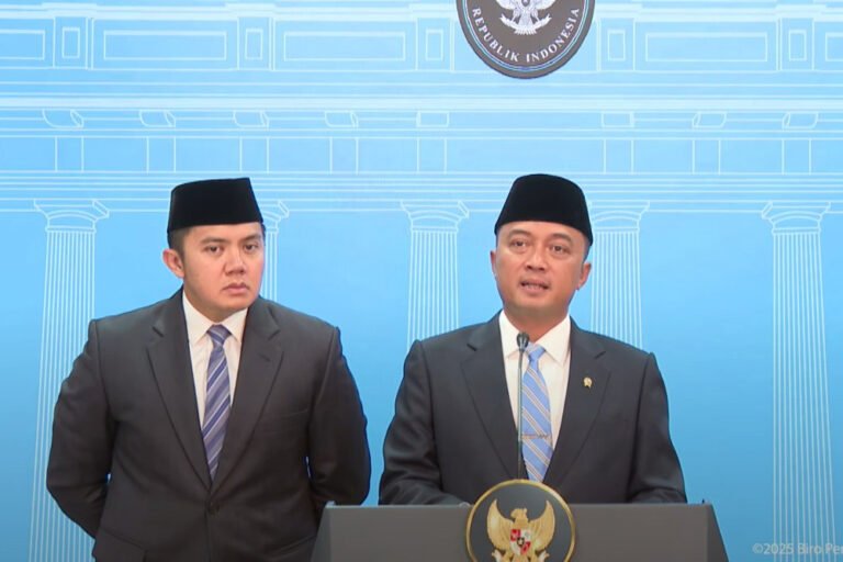 Teddy Bocorkan Pembicaraan Prabowo dengan Bloomberg di Istana AA1QHhGk - Info Malang Raya