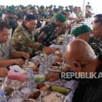 Sjafrie Ditemani Deddy Corbuzier dan Haji Isam Berkunjung ke Yon TP/BMW AA1RchFd - Info Malang Raya