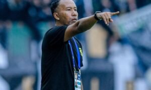 Uston Nawawi Kecewa! Persebaya Kecolongan di Akhir Pertandingan vs Bhayangkara FC AA1RmTFv - Info Malang Raya
