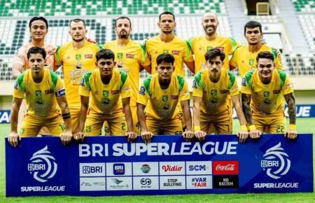 Bajul Ijo Cari Jalan Keluar dari Krisis Lini Belakang PSBS vs Persebaya 11zon - Info Malang Raya