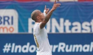 Pemain Arema FC Wiliam Marcilio saat melakukan selebras - Info Malang Raya