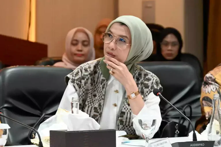 Arzeti Bilbina Desak BGN Tinjau Ulang India Sebagai Role Model Program Makan Bergizi Gratis arzety.webp - Info Malang Raya