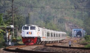 KA Joglosemarkerto Okupansi Tertinggi, Penumpang KAI Tumbuh Positif | LPP RRI 1765558848 8cvtvgf1gunrlqv - Info Malang Raya