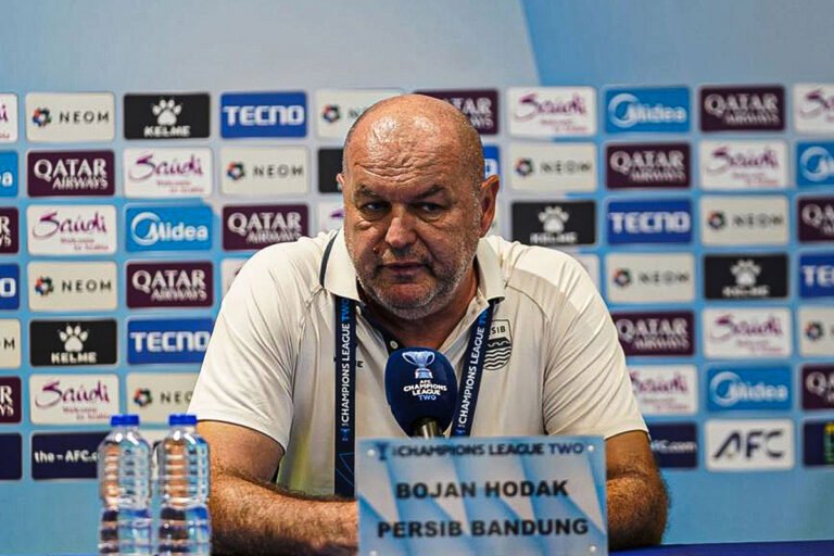 Bukan Borneo FC! Bojan Hodak Ungkap Ancaman Tersembunyi bagi Persib Bandung AA1R9wy3 - Info Malang Raya