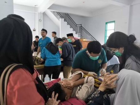 Sunatan Massal di Candipuro, Anak Disabilitas Ikut Meriah dan Warga Terharu IMG 20240622 WA0019 1 1 - Info Malang Raya