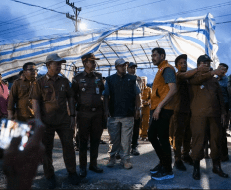 Tinjau Dua Kabupaten Dalam Dua Hari, Mualem Fokus Percepat Penanganan Banjir Aceh Mualem di Aceh Singkil - Info Malang Raya