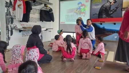 astra motor yogyakarta berbagi tips keselamatan berkendara - Info Malang Raya