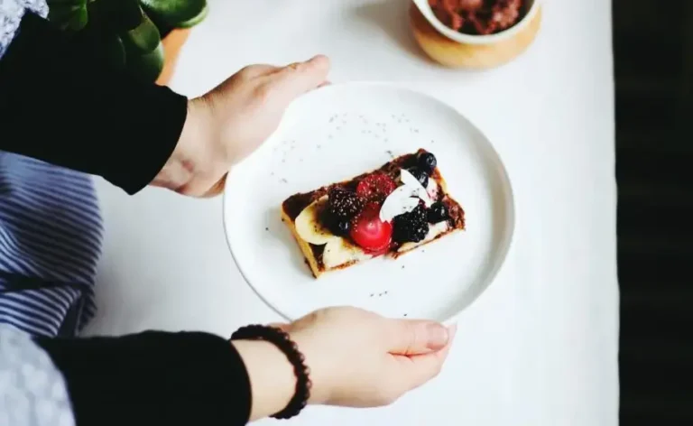 5 Kafe Dessert di Malang Buat Healing Manis & Nongkrong Seru menu desert.webp - Info Malang Raya