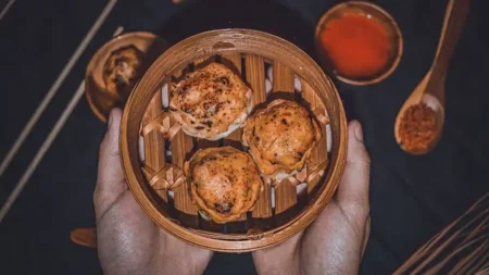 5 Rekomendasi Dimsum Mentai Enak di Kota Malang, Cocok untuk Anak Muda seporsi dimsum mentai.webp - Info Malang Raya