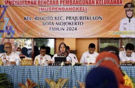 Pemantauan Musrenbang di 18 Kelurahan, Ning Ita Soroti Prioritas Pembangunan Mojokerto