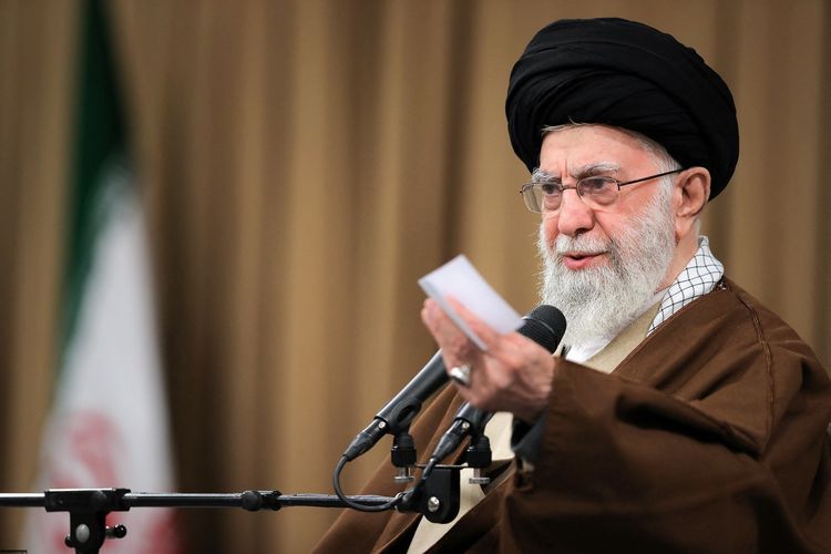 Iran Tidak Takut, Teheran Menyangkal Klaim Khamenei Tersembunyi di Bunker