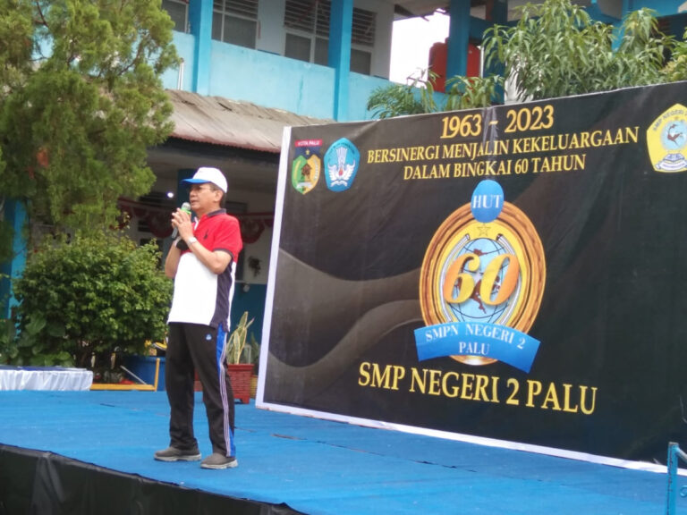 Ulang Tahun Ke-6, Universitas OSO Pontianak Gelar Jalan Santai