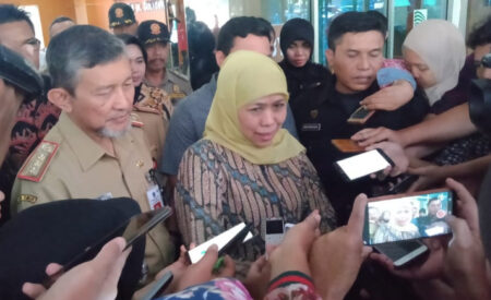 Jatim Paling Dicari: Khofifah Hadir di Pengadilan Tipikor, Warga Ponorogo Siapkan Uang Baru