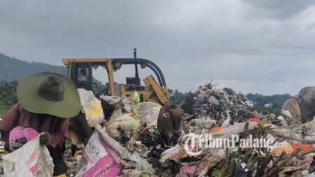 3 Berita Terpopuler Sumbar: Polemik Sampah Bukittinggi, Bupati Pessel Bergabung dengan PSI dan Kasus Nenek Saudah