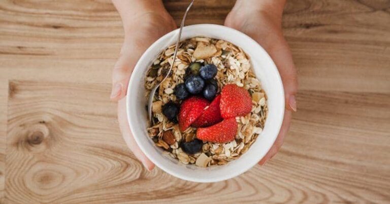 6 Makanan Penting untuk Ibu Menyusui agar Bayi Cerdas