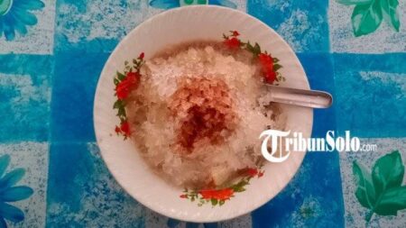 5 rekomendasi es lezat di Solo untuk berbuka, Es Campur Pak Kutir hingga Es Teler Om Otong