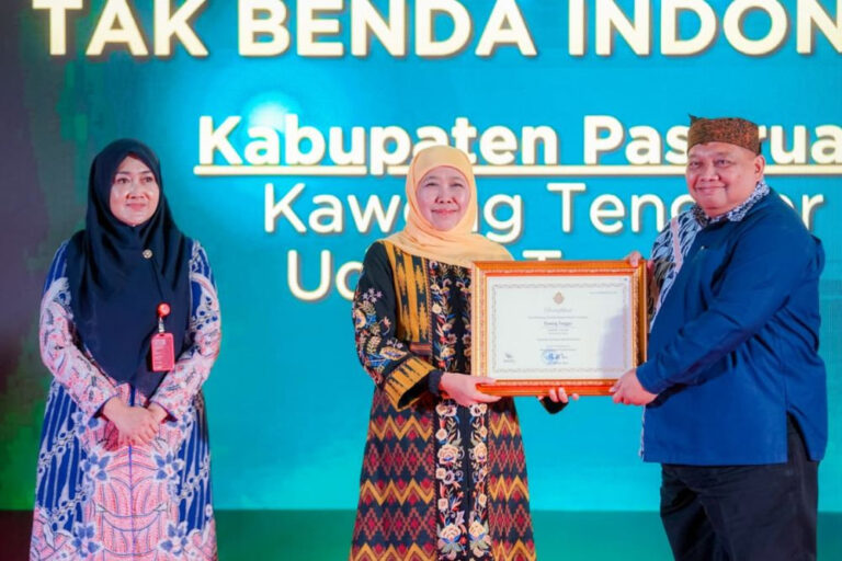 Festival Takjil Malang, Gubernur Khofifah Beri 46 Sertifikat WBTB