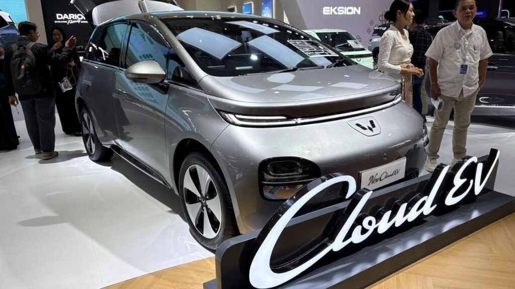 Mobil Listrik Kabin Luas dan Canggih untuk Mobilitas Harian