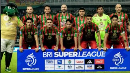 Bonek Penuhi Stadion Usai Kalah, Evaluasi dan Kompak Soroti Hal Ini