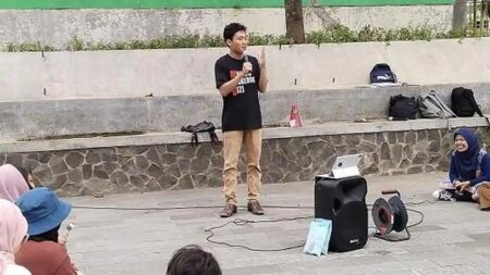 Ketua BEM UGM Diteror, Ibu Diintimidasi di Kampung, Awalnya dari Kritik Program MBG